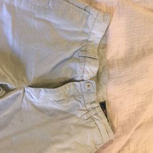 Men’s light khakis Vinyard Vines pants.